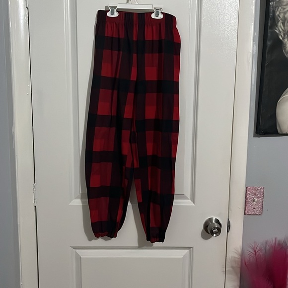 Boys pajama lot mostly size 10/12 however the 2 pair of Dino PJs-12/14 - Picture 16 of 16